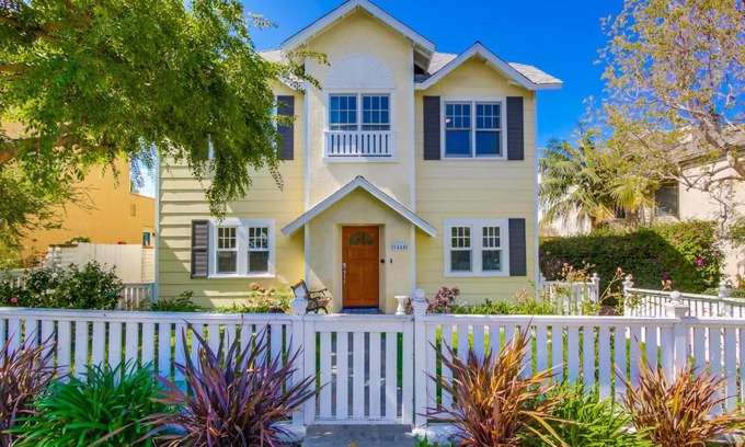 Village of La Jolla House | Draper Paradise