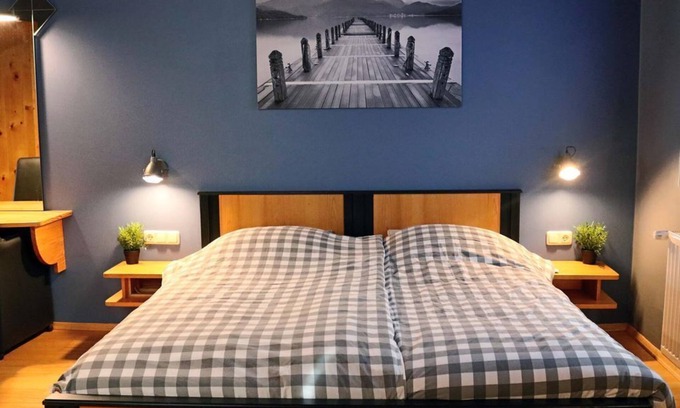 Seeboden Bed & Breakfast | Dreibettzimmer Ohne Balkon und mit Schlafsofa - Pension Kärnten