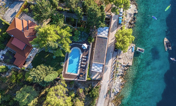 Rogac House | Dream property right on the water