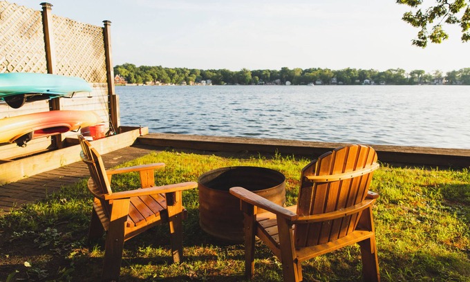 Brighton Cottage | Dreamy lakefront cottage - 20 min from Ann Arbor!