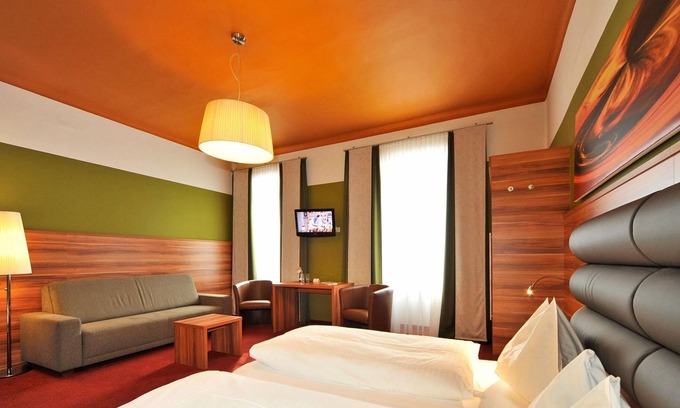 Spittal an der Drau House | Dreibettzimmer mit Dusche Oder Bad/wc - Hotel Ertl