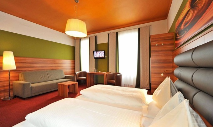 Spittal an der Drau House | Dreibettzimmer mit Dusche Oder Bad/wc - Hotel Ertl