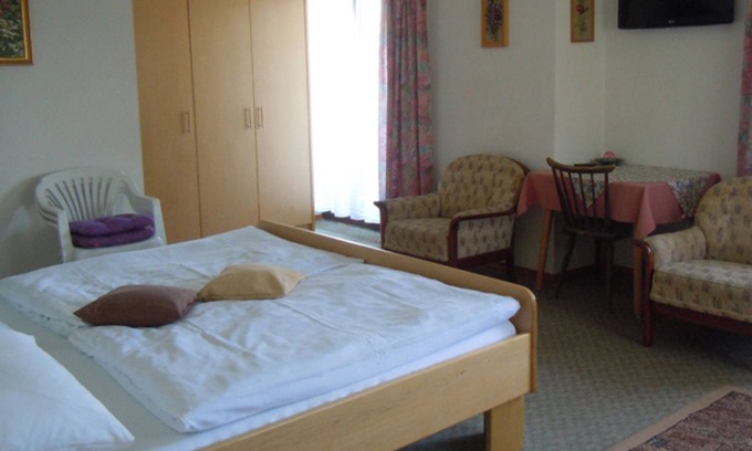 Weyregg am Attersee Apartment | Dreibettzimmer 1 - Haus Gertraud Brand