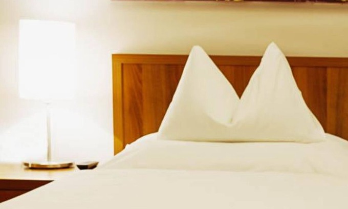 Feldbach House | Dreibettzimmer - Pfeilers Bürgerstüberl und Hotel