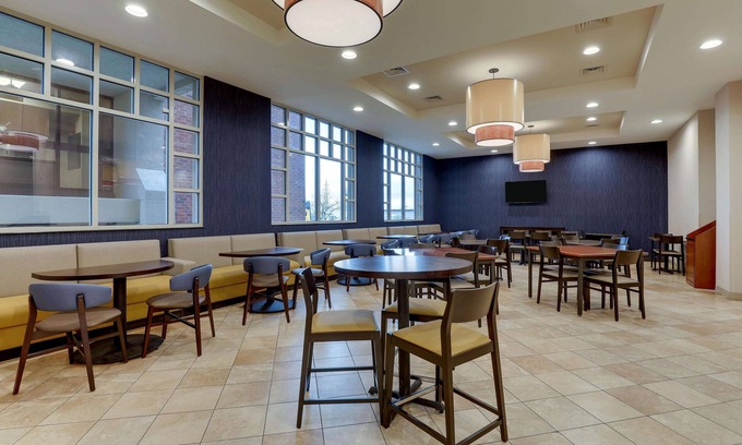 Arnold Hotel | Drury Inn & Suites St. Louis Arnold