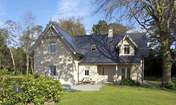 Kenmare Cottage | Dunkerron Woods 4 bedroom 4010 - sleeps 8 guests in 4 bedrooms