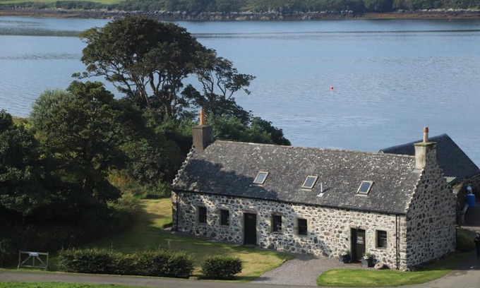 Caroy House | Dunvegan Castle Laundry Cottage