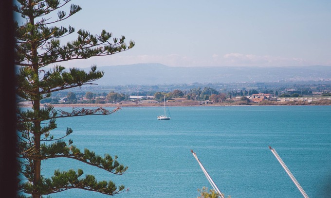 Ortigia Apartment | DuoMo SeaView Design-Luxurious, renovated and air-conditioned-Sea View-Free WiFi