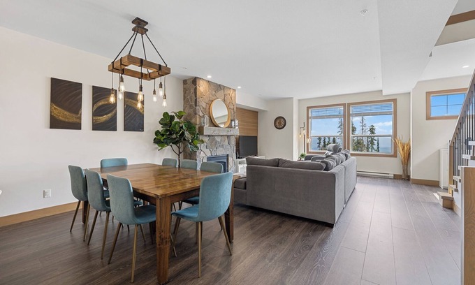 Snow Pine Estates House | Duplex with private hot tub