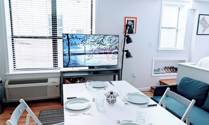 Kalorama Heights Condo | Dupont/Kalorama-Entire Unit w/Parking Pass, W/D, WiFi, Kitchen