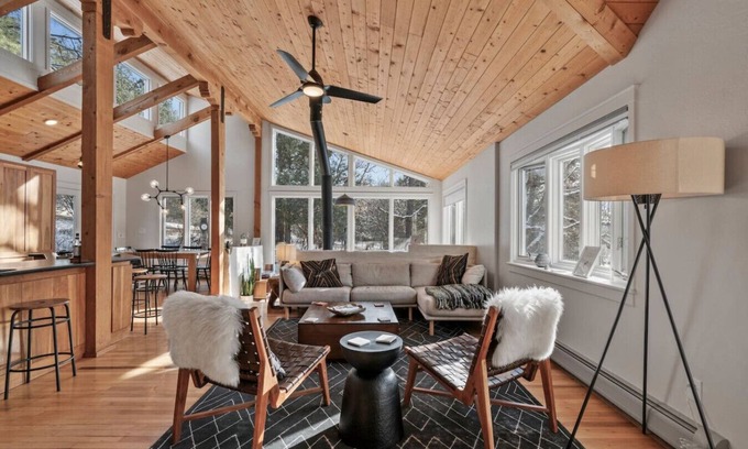 Durango House | Durango Mountain House with Hot Tub and Views - great location