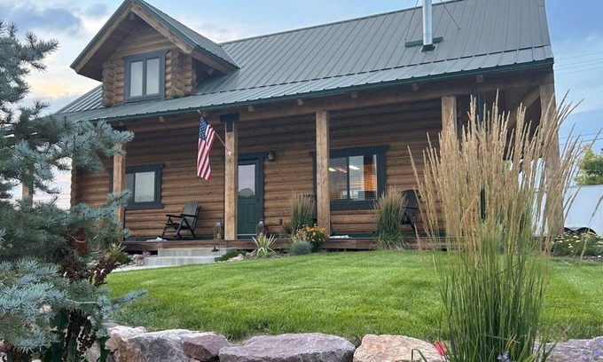 Dutch John Cabin | Dutch John Adventure Outpost—2800 Sq Ft, log home, private Pickleball Court