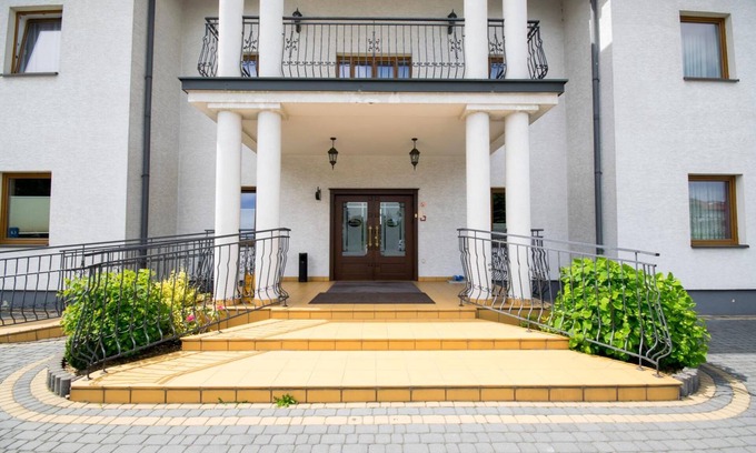 Modlniczka Hotel | Dworek Magnat