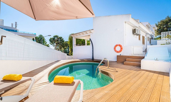 Alcanada Ski Chalet | E395 Villa Playa Golf by Mallorca Villa Select