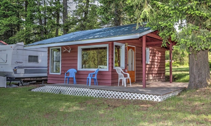 Newport Cottage | Eagle Vista Cottage at the old Sacheen Lake Resort