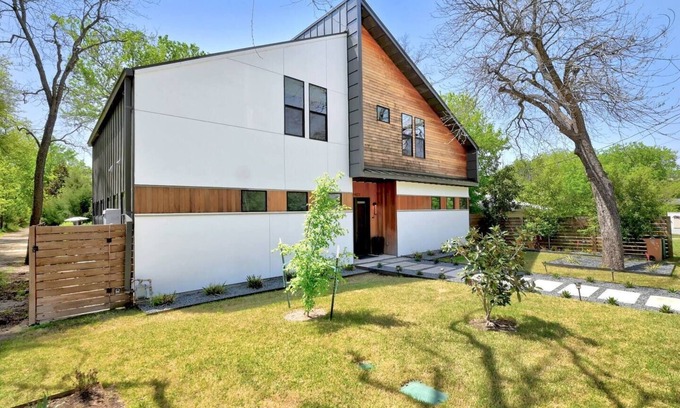 Chestnut House | East Austin Haven