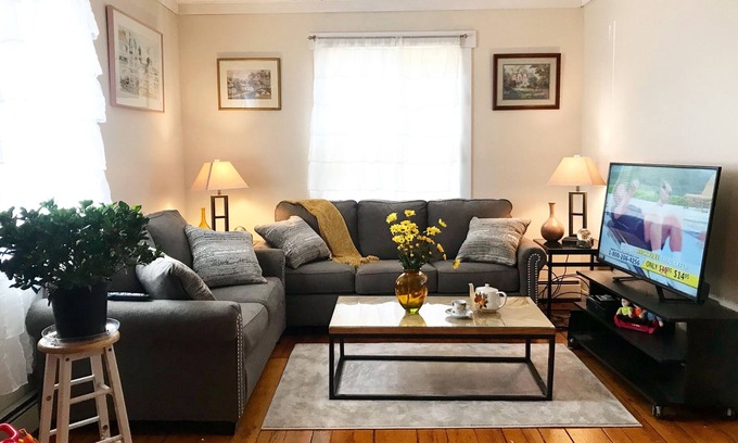 Providence Apartment | East Side , Walk to Brown , RISD, Downtown