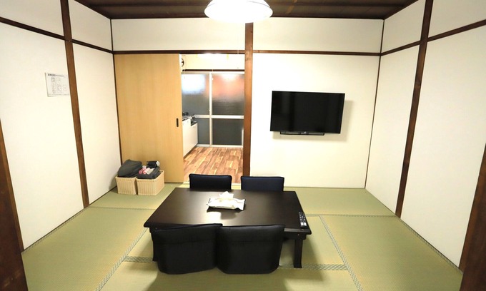 Konohana House | Easy access to USJ, Umeda and Namba! Maximum 10 people (4 bedrooms) Japanese style house! Children are welcome and there is a kids' space.