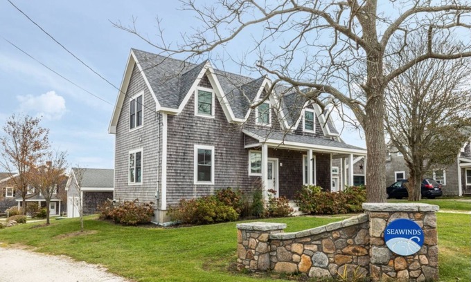 Block Island House | Easy Breezy living!