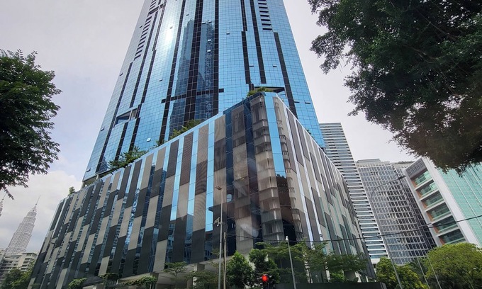 Golden Triangle Condo | Eaton Residences KLCC SkyPool Sunset