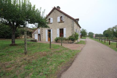 Alluy House | Ecluse d'Aiguilly