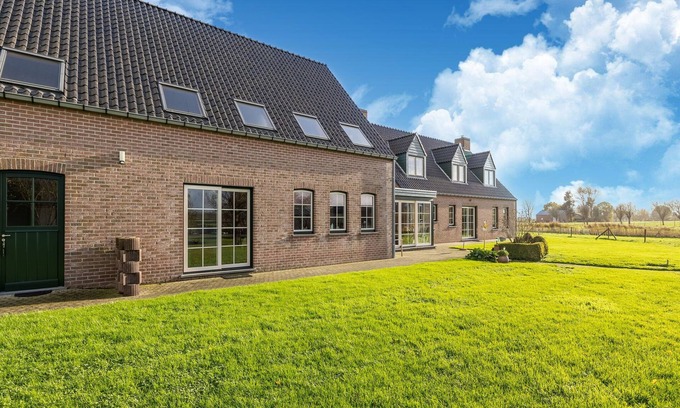 Sint Kruis House | Eco-friendly apartment with a garden