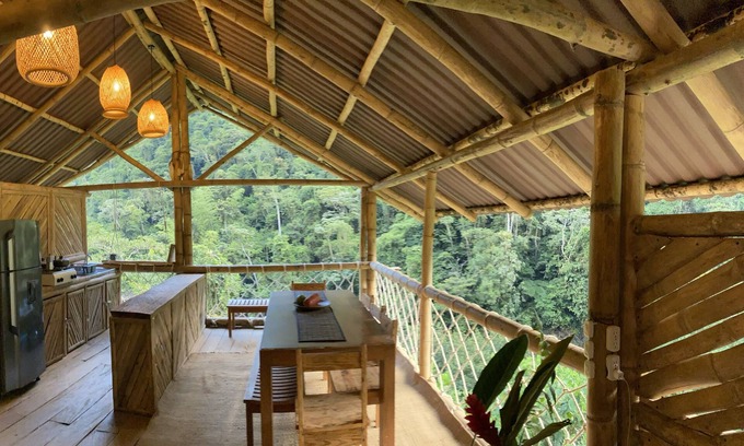 Cocorna House | EcoBungalow In The Santo Domingo River/Melcocho