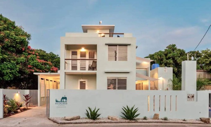 Isabel II Apartment | EcoCasa: Sustainable breezy, luxury 3Br w/bay view