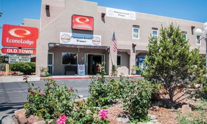 West Old Town Cabin | Econo Lodge Albuquerque Old Town