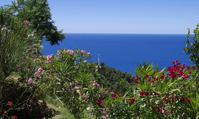 Belmonte Calabro House | Ecotourism in the medieval village of Calabria, tradition and culture, sea and nature .