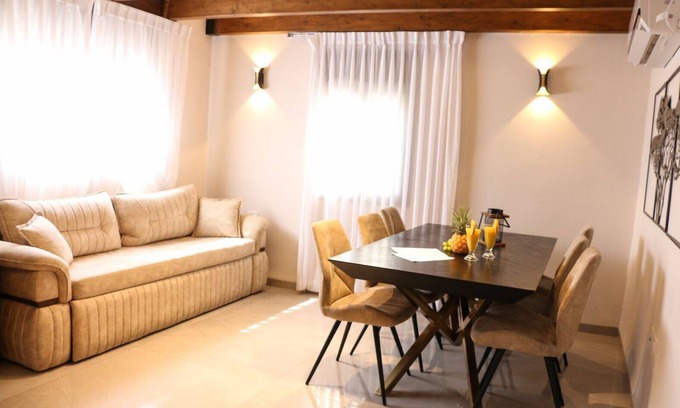 Safed Apartment | Eden - luxury apartment in the old city with a spa