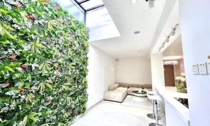 Marine Parade Apartment | Eden Suite 01