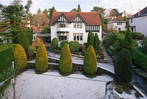 Newton Mearns Villa | Edwardian Manor near Glasgow City with HEATED POOL & HOT TUB