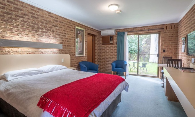 Eildon Hotel | Eildon Parkview Motor Inn. Room 12