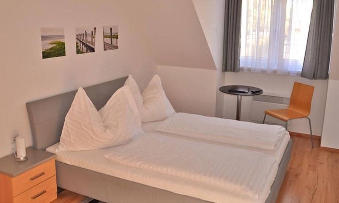 Rust Bed & Breakfast | Einzelzimmer mit Du/wc - Hotel am See Rust