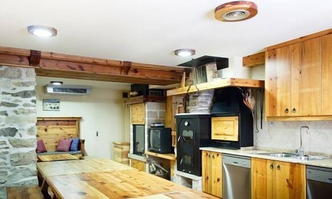 Fortanete Cottage | El Casal de Nicolás with social lounge up to 28 people