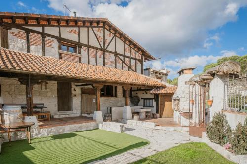 San Miguel del Arroyo House | El Pico Llanillo