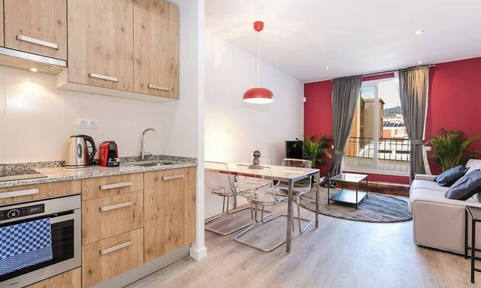 Collblanc y La Torrassa Apartment | Elegant and luxurious interior designed apartment, perfect for those who are in search of the finer things in life.