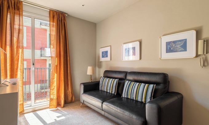 Hostafrancs Apartment | Elegant Apartment in Sants