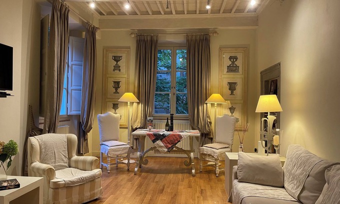 Lucca Historical Center Apartment | ELEGANT APARTMENT WITH TERRACE IN THE HEART OF THE HISTORICAL CENTER OF LUCCA