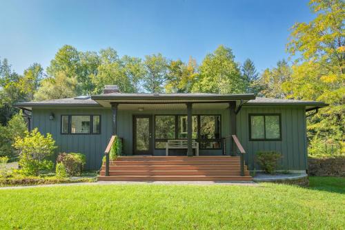 East Meredith House | Elenas by the Mill