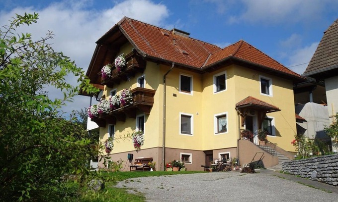 Sankt Lambrecht Apartment | Elisabeth Rappold - 1 bedroom, living/bedroom, shower/WC