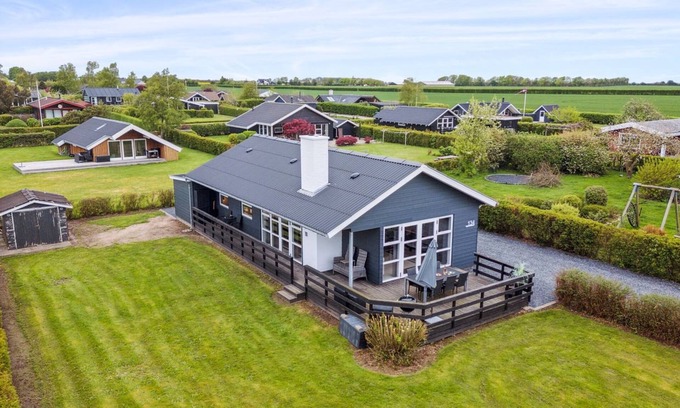 Flovt Strand House | "Elvina" - 200m from the sea by Interhome