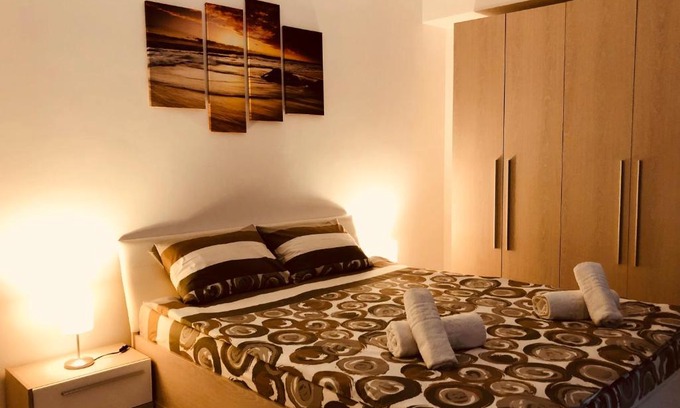 Tractorul Apartment | Eme Apartments