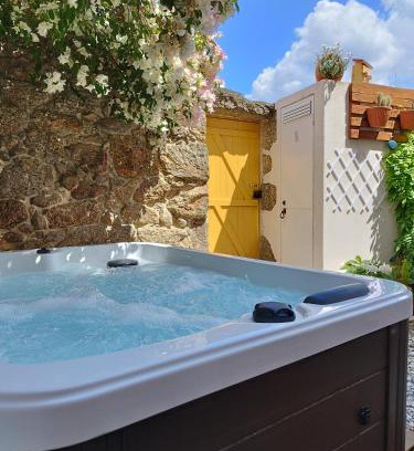 Castelo Branco House | Encanto Casa com Spa Jacuzzi Open Space
