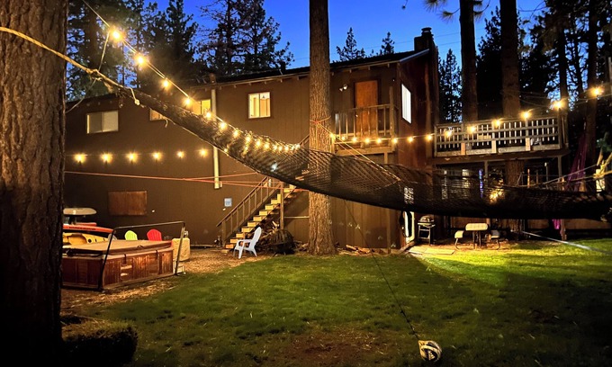Al Tahoe House | Enjoy a Cottage near the lake 2bdr H w/hottub, Tahoe 2Bdr Postmasters Cottage