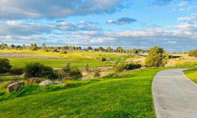 Burnside House | Enjoy a family-friendly stay with nature sunlight every your morning.