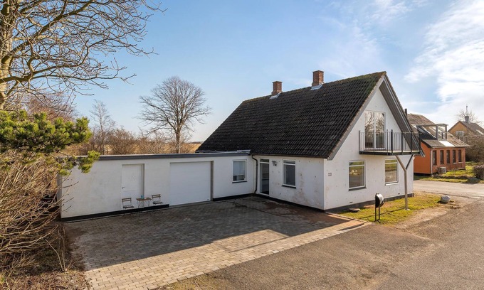 Horslunde House | Enjoy a relaxing vacation in this vacation home in a quiet location!