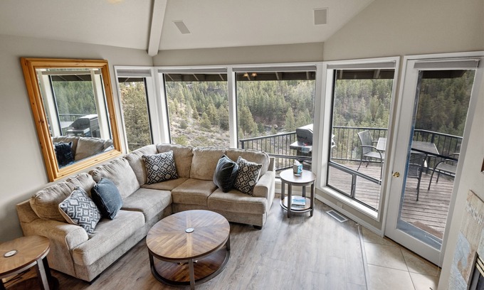 Century West Condo | Enjoy Deschutes River Views from Beautiful 3-Bedroom Mt. Bachelor Village Condo!