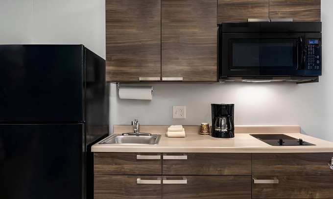 Dahlgren Hotel | Enjoy Easy Meal Prep in Room w/Kitchen and Outdoor Grilling Pavilion - 4 Units!